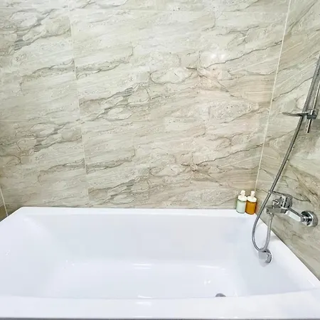 Apartment Adress Ad9 *