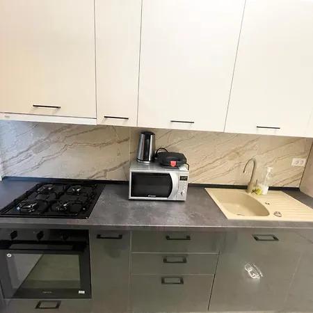 Apartment Adress Ad9 *